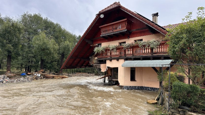 Povodeň jim smetla dům, rok po katastrofě čeká pár z Jesenicka soud s pojišťovnou