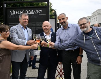 Výstava ČTK v Uherském Hradišti představuje fotografie z válečných konfliktů