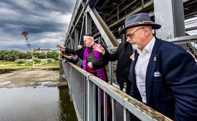 Vzpomínková akce uctila památku obětí lynče ústeckých Němců 80 let po události
