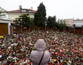 Praha 5 podpořila pojmenování prostranství u Bertramky po Karlu Gottovi