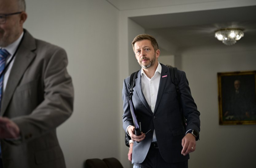 Vedení STAN se sejde kvůli bitcoinové kauze, přijít má i Decroix