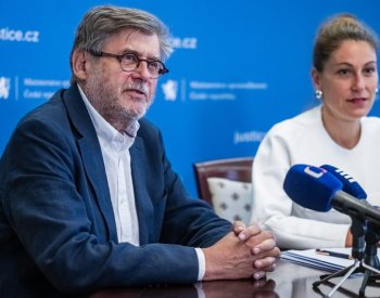 Ministryně Decroix bude znovu vysvětlovat odchod koordinátora Uhlíře