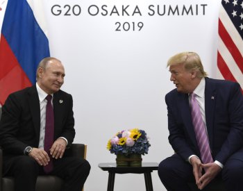 Opozice vkládá do schůzky Trumpa s Putinem větší naděje, koalice je skeptičtější