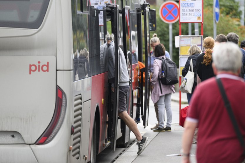 Pražští radní opět projednají zdražení jízdného v Pražské integrované dopravě