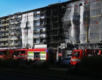 Při požáru paneláku v Havířově jeden mrtvý, šest lidí se nadýchalo kouře