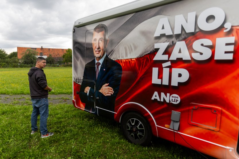 ANO je proti zavedení dalších povolenek, chce průměrný plat učitelů 75.000 Kč