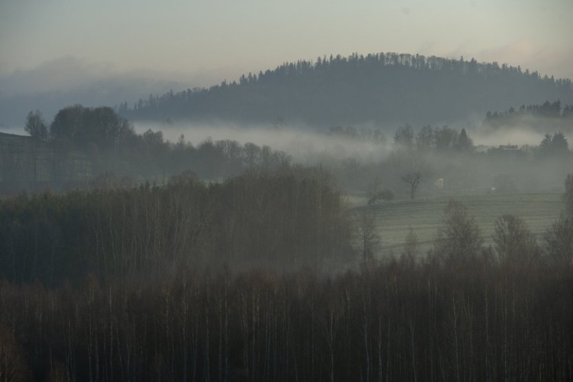 V ČR bylo chladné ráno, někde mrzlo a 15 míst má nové teplotní minimum