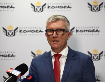 HK: Nadměrná administrativa stojí stát a firmy miliardy korun