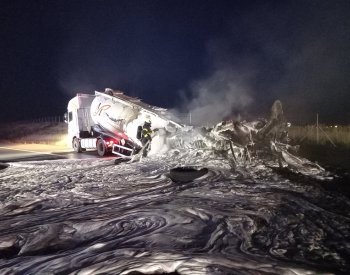 Na D11 u H. Králové hořela cisterna, provoz se zastavil