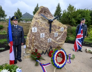 V Třebenicích na Litoměřicku odhalili památník československým pilotům