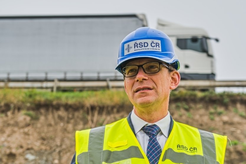 Vládní i opoziční strany považují návrh rozpočtu pro dopravu za nepřijatelný