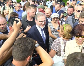 Propalestinští demonstranti v Praze narušili volební mítink Spolu