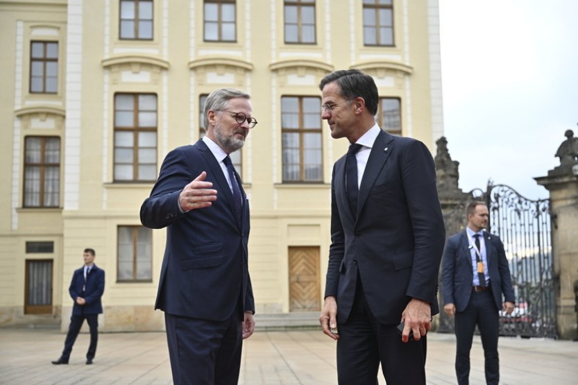 Fiala bude s Ruttem v Praze jednat o obranné spolupráci či Ukrajině