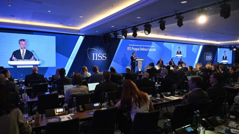 Evropské obraně by podle švédského ministra pomohlo osekání byrokracie