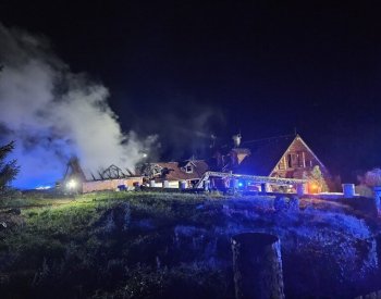 Na Českokrumlovsku shořel srub, škoda podle hasičů deset milionů