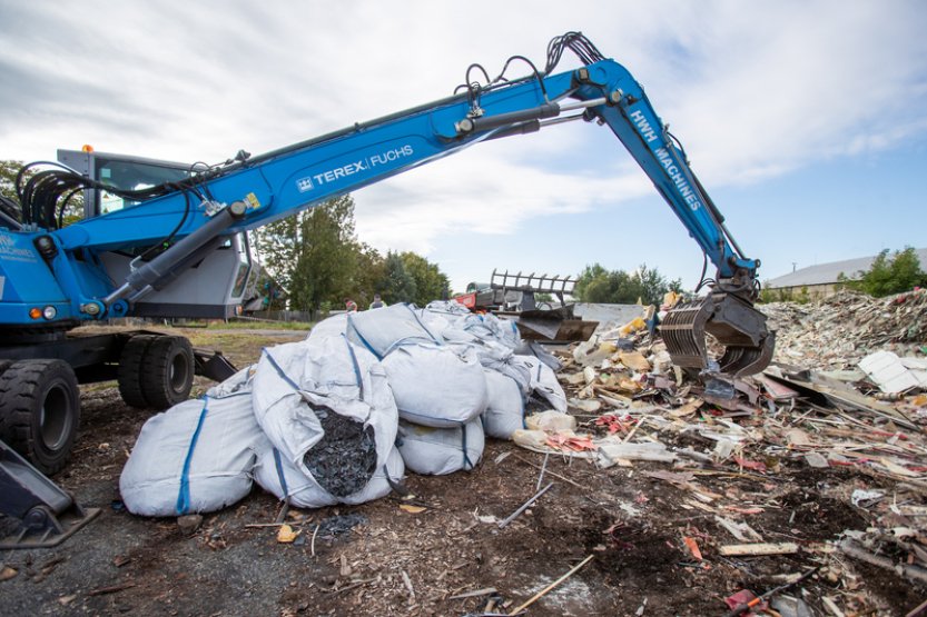 Odvoz nelegálního německého odpadu z Jiříkova začal