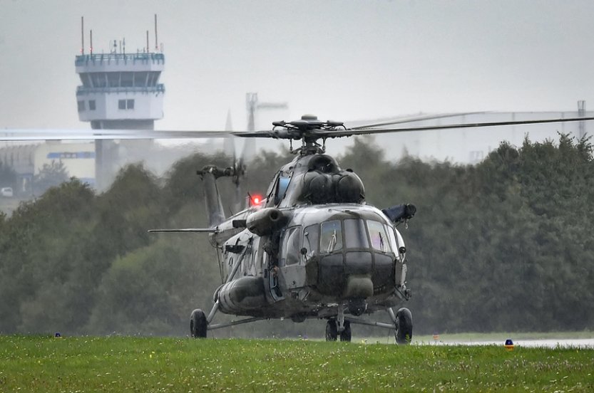 ČR je připravena poslat na pomoc Polsku tři vrtulníky, země o vyslání požádala