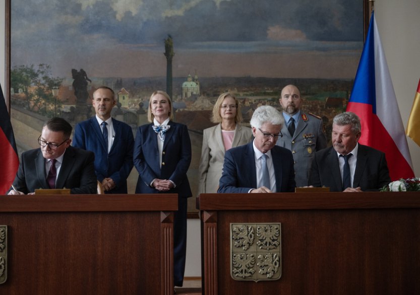 Obrana podepsala smlouvu na nákup 44 tanků Leopard 2A8