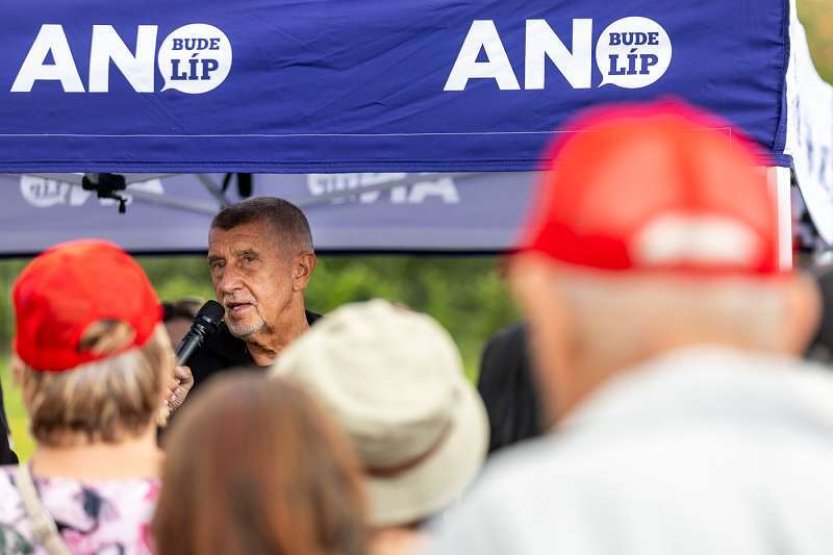 Median: Nejpřijatelnější vládou je pro Čechy jednobarevný kabinet hnutí ANO
