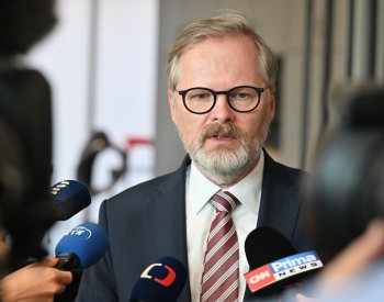 Fiala: Opozice obranu podceňuje nebo zneužívá k politickému boji