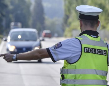 Policie na D3 u Tábora kontroluje auta, neohlášená bezpečnostní akce trvá už den