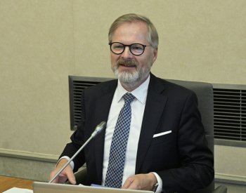 Fiala: EK vyhoví iniciativě žádající zastropování cen nových povolenek