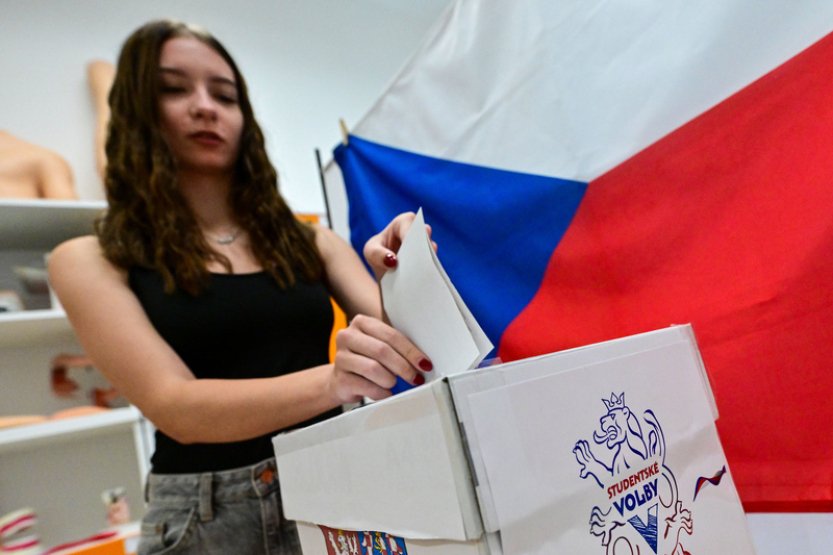 Studentské volby vyhrála koalice Spolu před Piráty a hnutím STAN