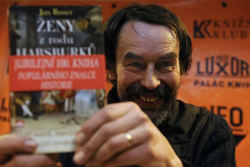 Zemřel autor historických románů a detektivek Jan Bauer, bylo mu 80 let