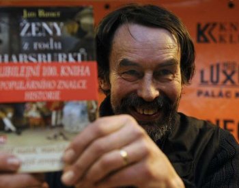 Zemřel autor historických románů a detektivek Jan Bauer, bylo mu 80 let
