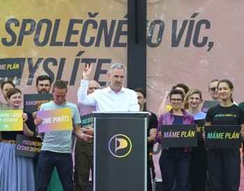 Hříb a Rakušan Fialovi připomenuli, že k vládě je třeba složit v PS většinu