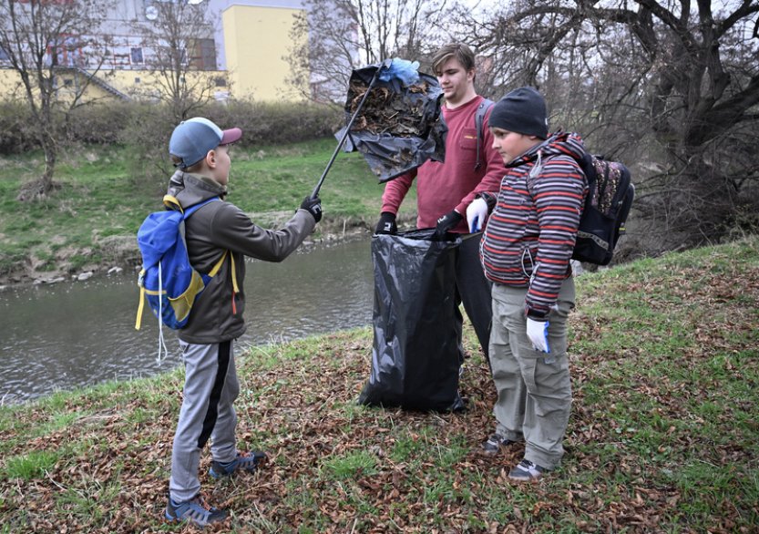 Tisíce dobrovolníků po světě se zapojí do společného čištění přírody i měst