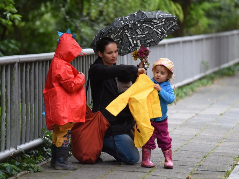 Výrazně se ochladí a bude pršet, dnes hlavně v Čechách