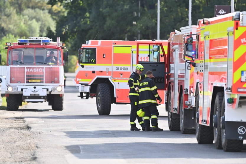 STEM: Největší důvěru občanů v ČR mají hasiči, na chvostu jsou vláda a Sněmovna
