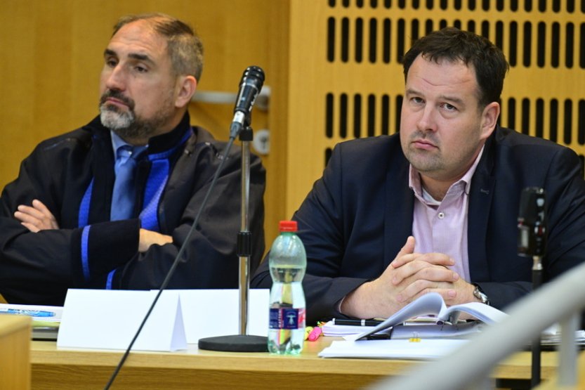 Výpovědí bývalého vedoucího právního odboru DPP pokračuje u soudu kauza Dozimetr