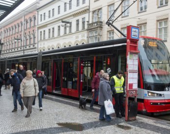 Praha kvůli rostoucímu počtu případů žloutenky posílí úklid MHD a spustí kampaň