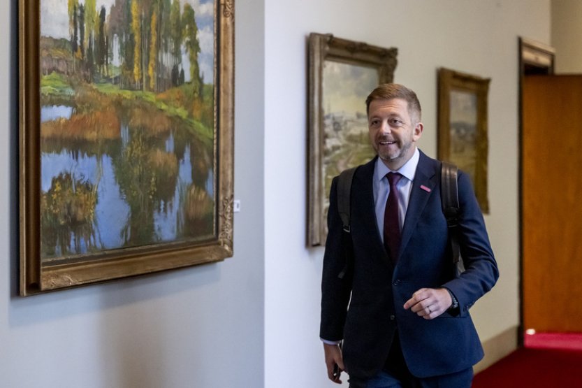 ŽIVĚ: TK ministra Rakušana k zajištění řádného průběhu voleb