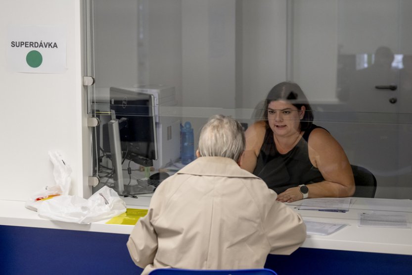 Jurečka: Úřady práce dostaly zatím asi 24.500 žádostí o superdávku