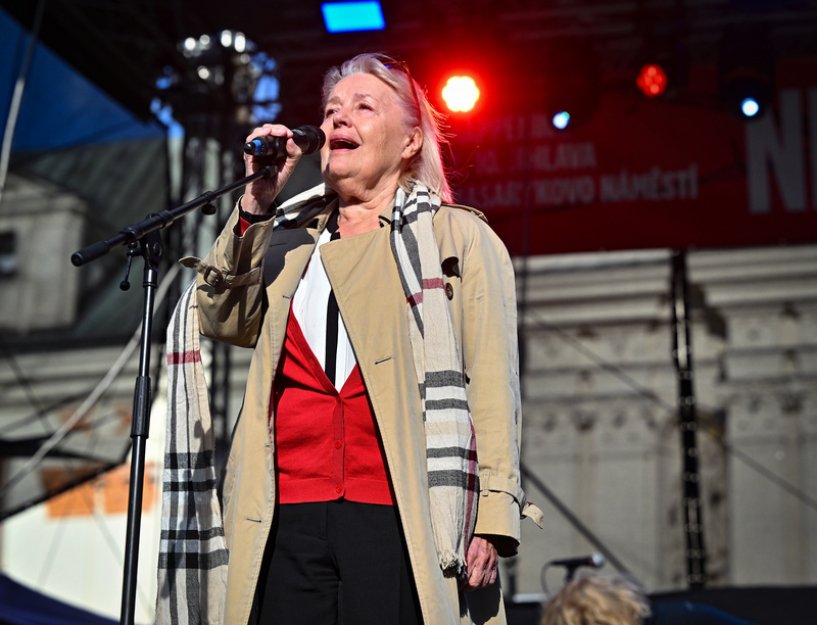 Jihlavský happening Ne! komunismu podpořila i Magda Vášáryová