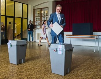 Živě: Premiér Petr Fiala odevzdá hlas ve volbách do Poslanecké sněmovny