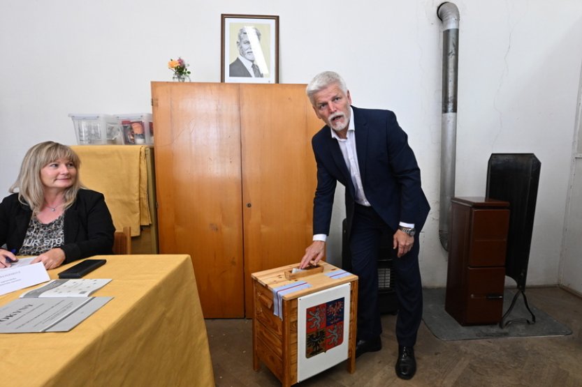 Živě: Prezident Petr Pavel odevzdá hlas ve volbách do Poslanecké sněmovny.