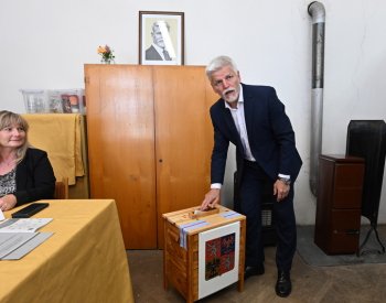 Živě: Prezident Petr Pavel odevzdá hlas ve volbách do Poslanecké sněmovny.