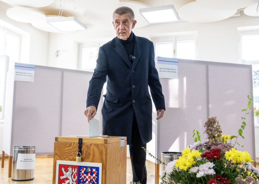 Živě: Předseda hnutí ANO Andrej Babiš odevzdá hlas ve volbách do Poslanecké sněmovny