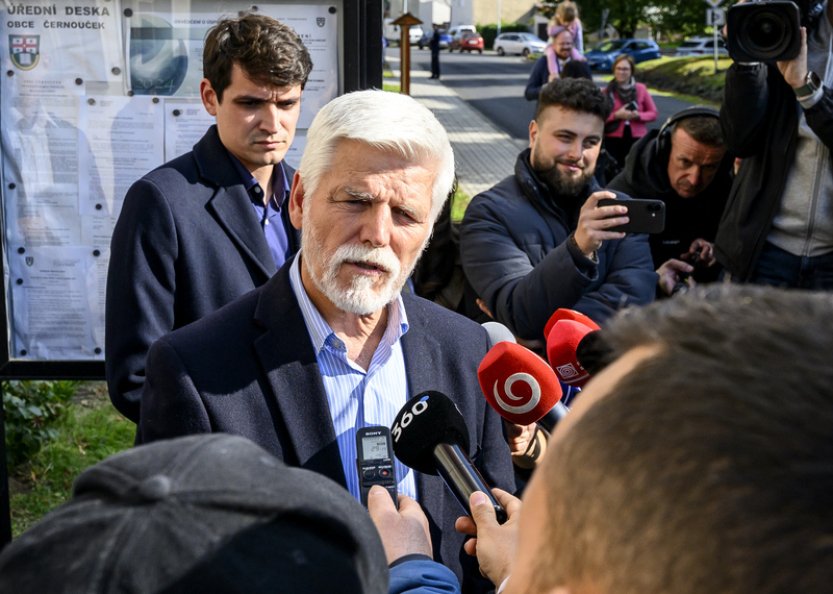 Prezident Pavel ráno zahájí povolební konzultace s lídry stran