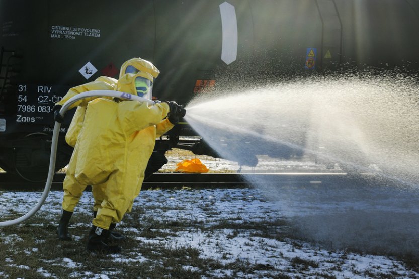 Hasiči v Břeclavi zastavili únik hořlavého propylenu z železniční cisterny