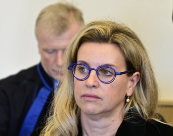 Nejvyšší soud přerušil Kratochvílové výkon trestu za zmanipulování dotací