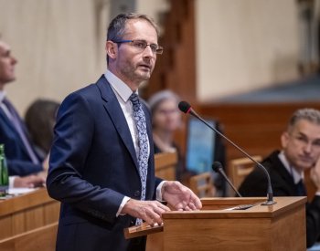 Prezident Pavel jmenuje diplomata a vládního zmocněnce Smolka ústavním soudcem