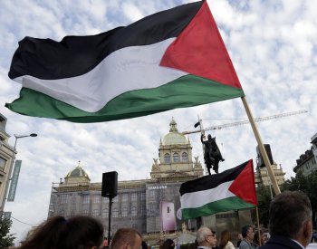 Rektorka AMU: Vyvěšení palestinských vlajek na školách bylo nevhodně načasované