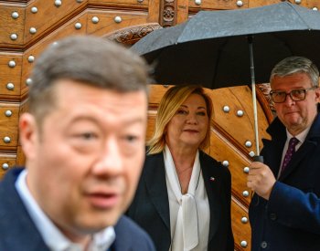 Poslanci budoucí koalice podepíšou závazek zvolit Okamuru šéfem Sněmovny