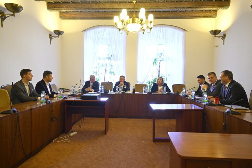 ANO, SPD a Motoristé podepíšou koaliční smlouvu a představí program