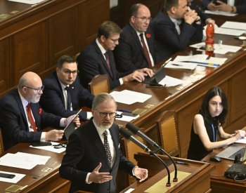 Fialova vláda dnes dopoledne schválí demisi, povládne do vzniku nového kabinetu